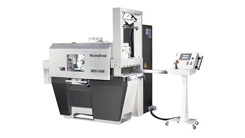 MRS-340M Movable Rip Saw by Kuang Yung – High-precision woodworking machine with adjustable saw blade position.