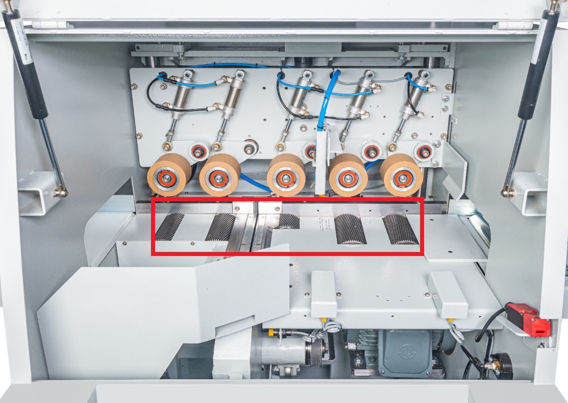 Widened Pressure Roller