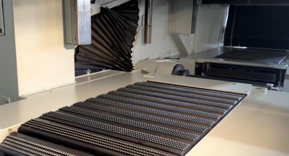 DualCaterpillarInfeedSystem